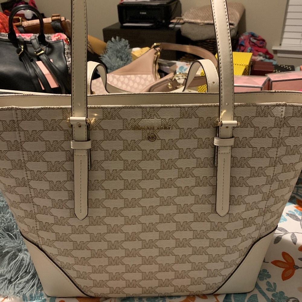 My tote with signature print